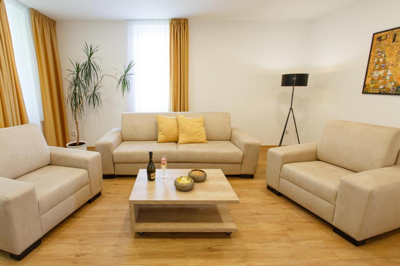 Apartments Villa Whitehouse Ostrava Esterno foto