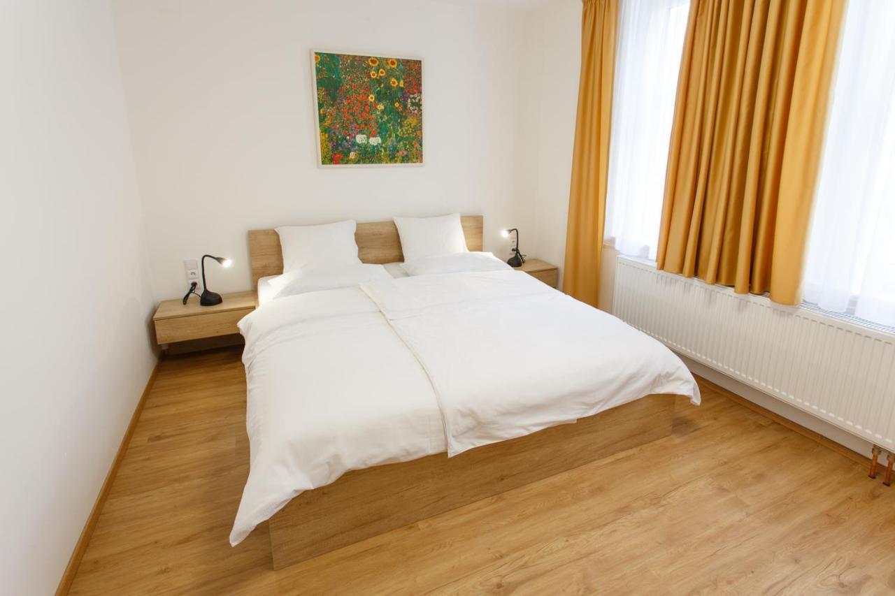 Apartments Villa Whitehouse Ostrava Esterno foto