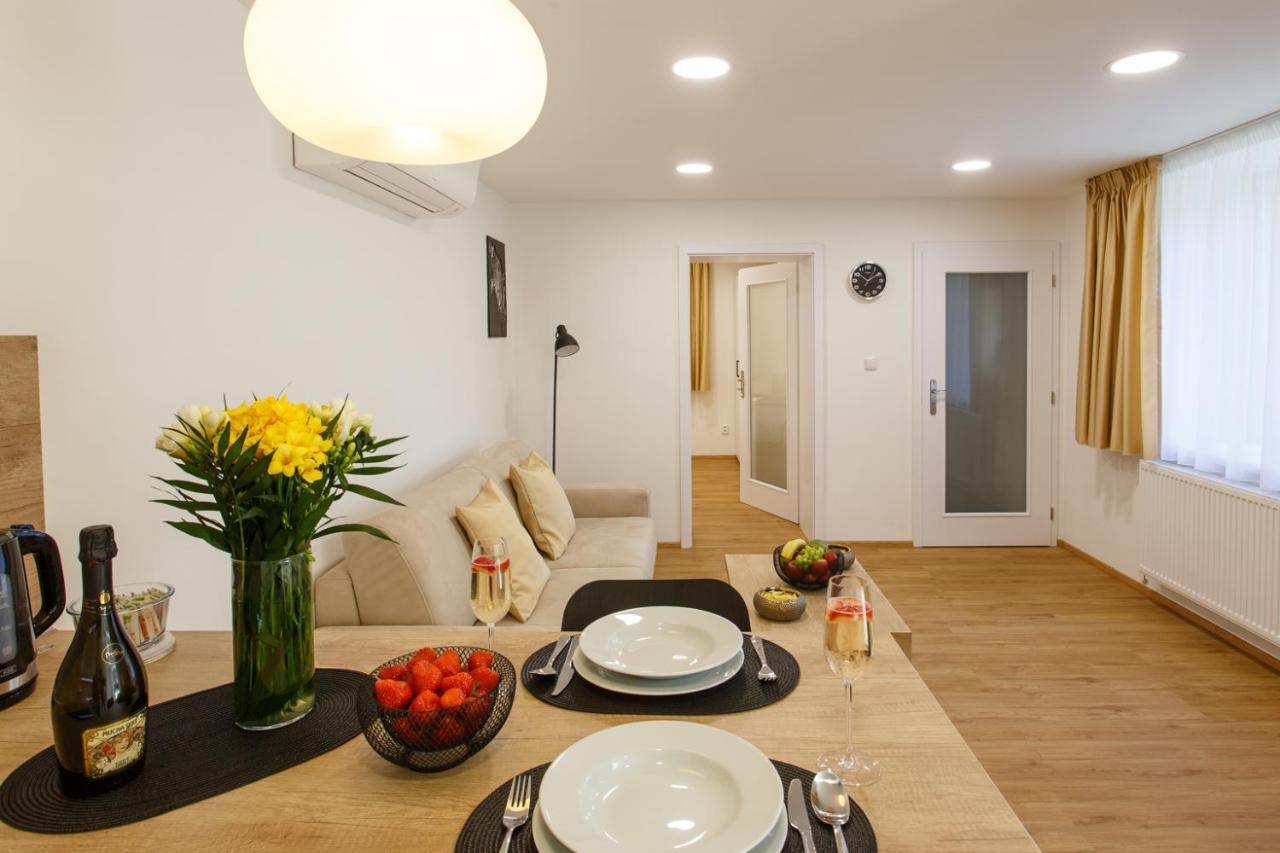 Apartments Villa Whitehouse Ostrava Esterno foto
